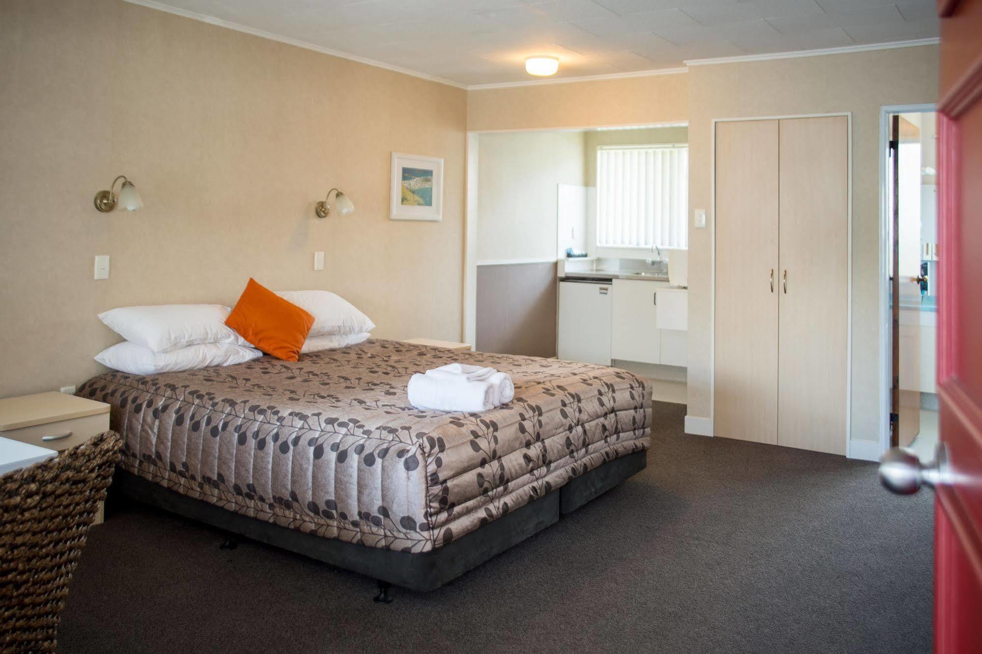 Colonial On Gladstone Motel Gisborne Exterior foto